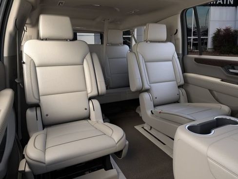 New 2026 GMC Yukon XL Denali w/ Denali Reserve Package AWD/4WD image 17