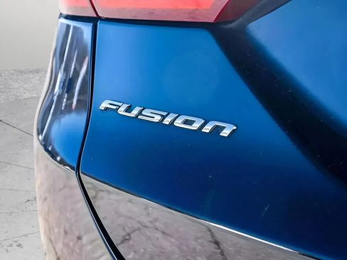 Used 2018 Ford Fusion SE w/ Equipment Group 201A FWD image 21
