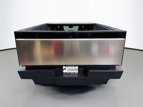 Used 2025 Tesla Cybertruck 2WD Crew Cab image 7