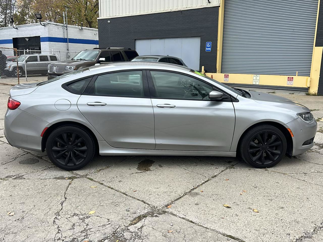 Used 2016 Chrysler 200 S FWD image 4
