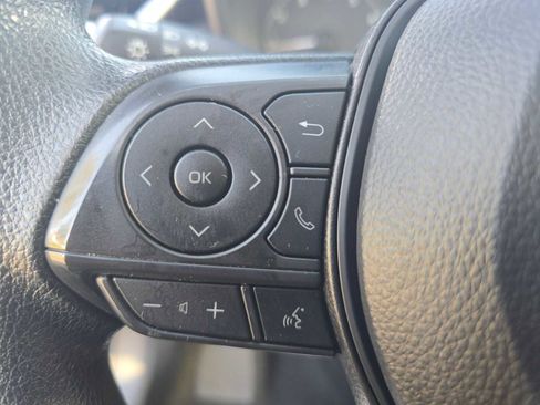 Certified 2025 Toyota Corolla LE image 31