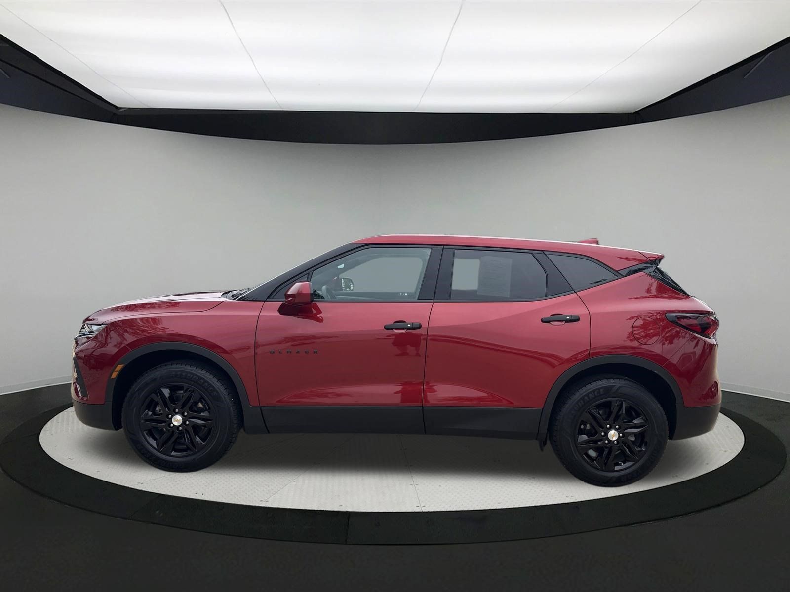 Used 2022 Chevrolet Blazer LT FWD image 2