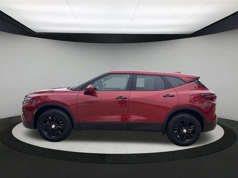 Used 2022 Chevrolet Blazer LT FWD image 2