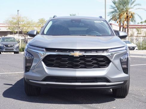 Used 2024 Chevrolet Trax LT w/ Driver Confidence Package FWD image 7