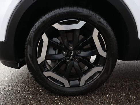 Used 2024 Kia Telluride EX w/ EX Captain's Chair Package image 29