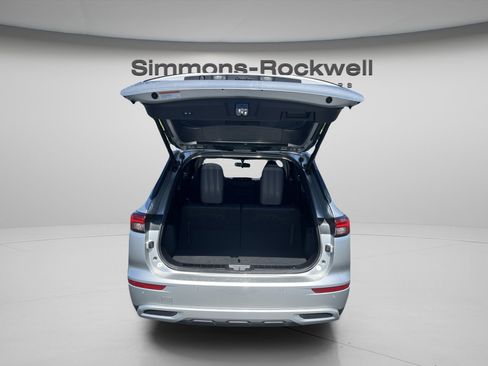 Used 2023 Mitsubishi Outlander SE AWD/4WD image 9
