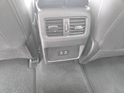 Used 2023 Nissan Rogue SV image 31