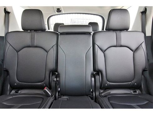 New 2025 Honda Pilot Touring image 15