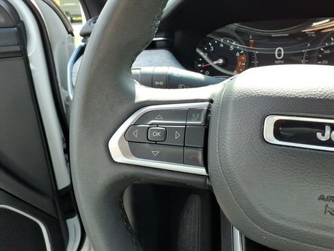 Used 2024 Jeep Compass Latitude AWD/4WD image 20