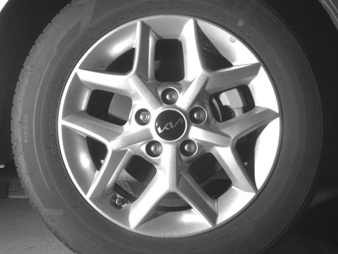 Used 2025 Kia Soul LX w/ LX Technology Package FWD image 13