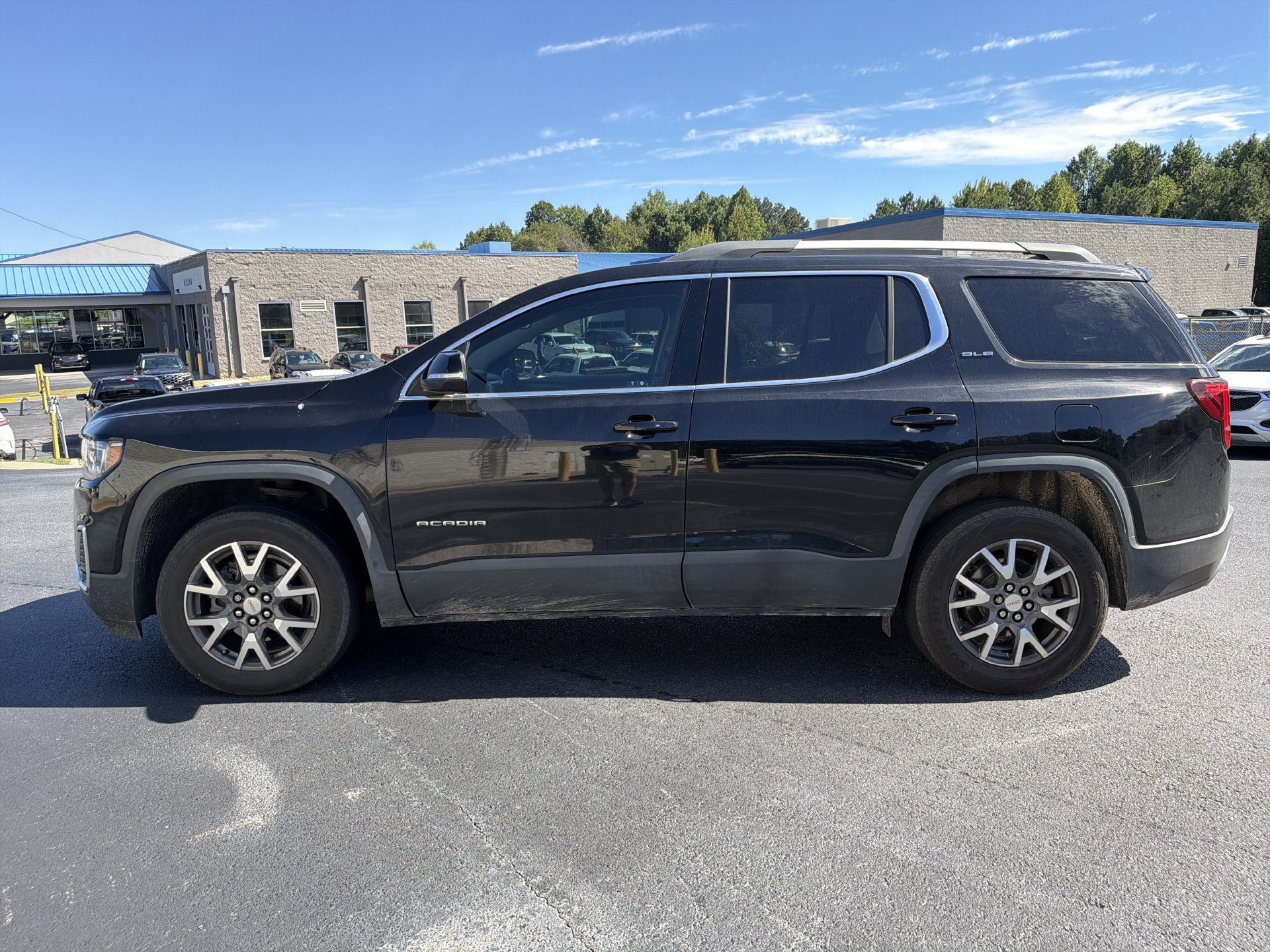 Used 2023 GMC Acadia SLE w/ Driver Convenience Package FWD image 15