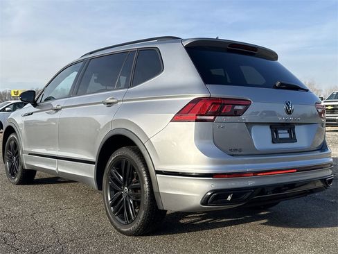 Used 2022 Volkswagen Tiguan SE R-Line image 6