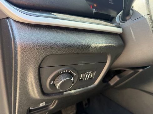 Used 2023 Jeep Grand Cherokee L Laredo RWD image 20