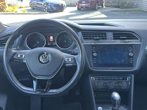 Used 2018 Volkswagen Tiguan SE image 9