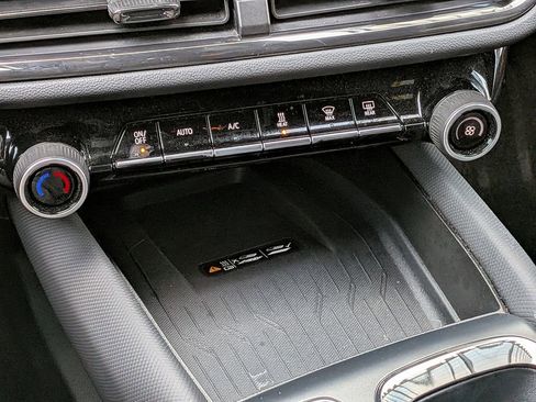 Used 2025 Chevrolet Equinox EV RS image 20