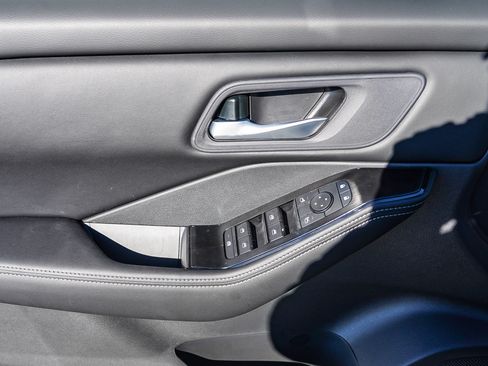 New 2026 Nissan Rogue SV FWD image 18