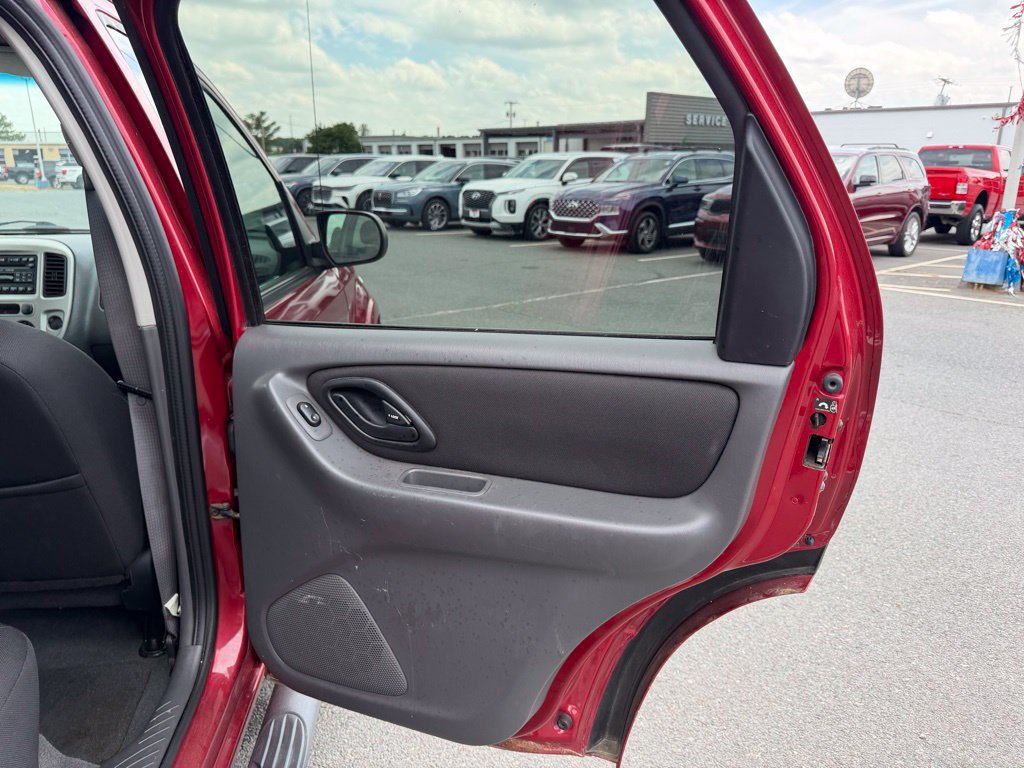 Used 2007 Ford Escape XLT FWD image 35