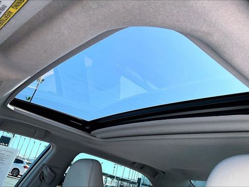 Used 2012 Toyota Camry XLE w/ Leather Pkg FWD image 12