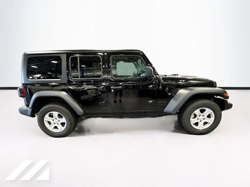 Used 2022 Jeep Wrangler Unlimited Sport AWD/4WD image 4