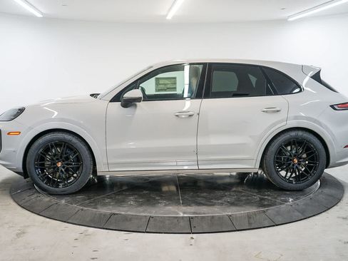 New 2026 Porsche Cayenne AWD/4WD image 2