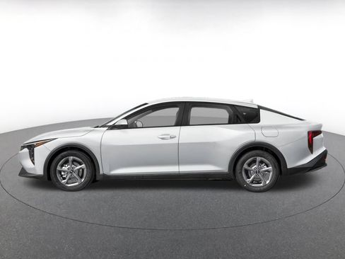 Used 2025 Kia K4 FWD image 3