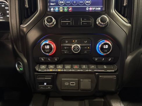 Used 2021 GMC Sierra 1500 AT4 w/ AT4 Premium Package AWD/4WD image 7