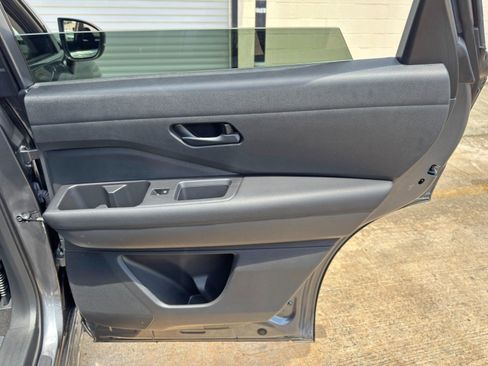 Used 2023 Nissan Pathfinder SV FWD image 41