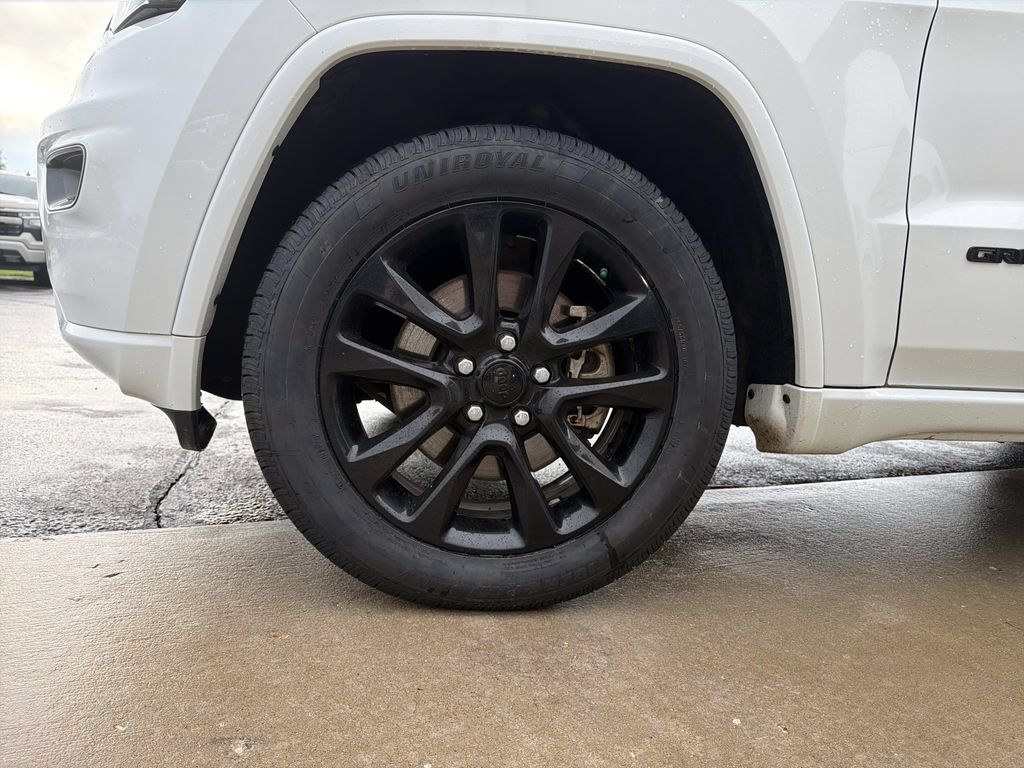 Used 2021 Jeep Grand Cherokee Laredo X AWD/4WD image 18