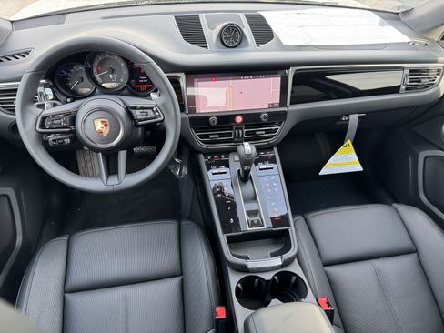 New 2025 Porsche Macan image 17