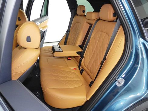 Used 2025 BMW X5 xDrive40i w/ Parking Assistance Package AWD/4WD image 21