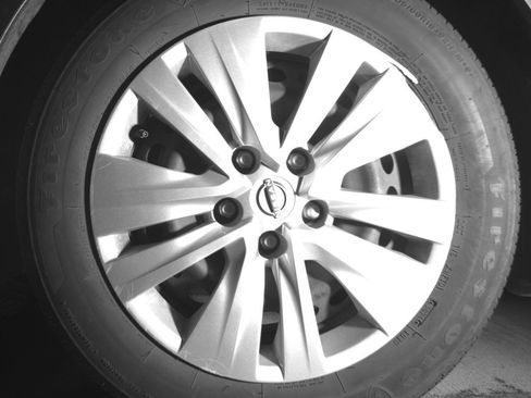 Used 2025 Nissan Sentra S image 12