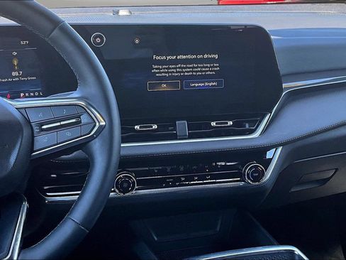 Used 2025 Chevrolet Equinox LT AWD/4WD image 11