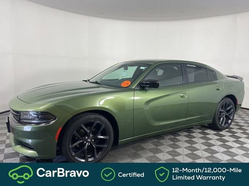 Used 2020 Dodge Charger SXT w/ Blacktop Package RWD image 9