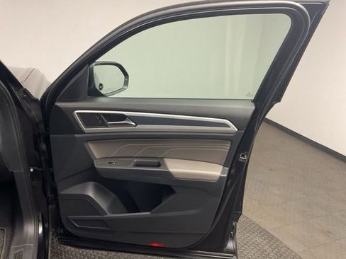 Used 2022 Volkswagen Atlas Cross Sport SEL R-Line image 23