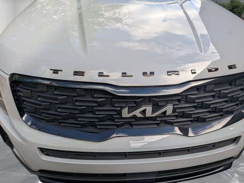 Used 2022 Kia Telluride EX w/ EX Premium Package AWD/4WD image 9