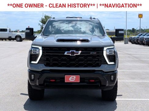 Used 2024 Chevrolet Silverado 2500 ZR2 w/ Technology Package AWD/4WD image 2