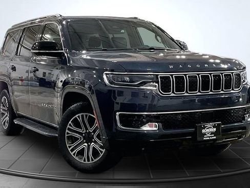 Used 2023 Jeep Wagoneer 4WD w/ Premium Group I image 13