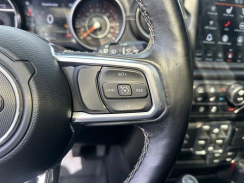 Used 2020 Jeep Wrangler Unlimited Sahara w/ Uconnect 4C Nav & Sound Group AWD/4WD image 33