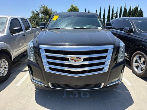Used 2019 Cadillac Escalade ESV Luxury AWD/4WD image 1