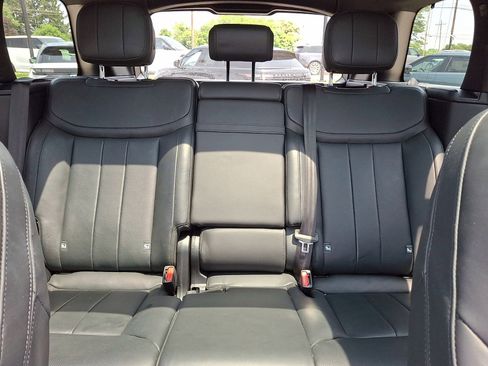 Certified 2023 Land Rover Range Rover SE image 13