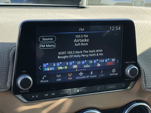 Used 2024 Nissan Sentra SV w/ SV Premium Package image 8