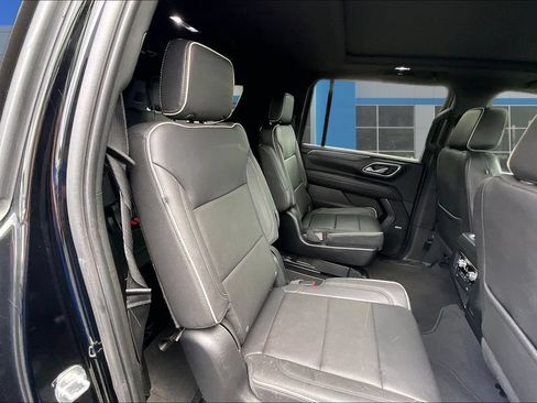 Used 2023 GMC Yukon XL SLT w/ SLT Premium Package AWD/4WD image 25