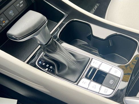 Used 2025 Hyundai Tucson SE image 17