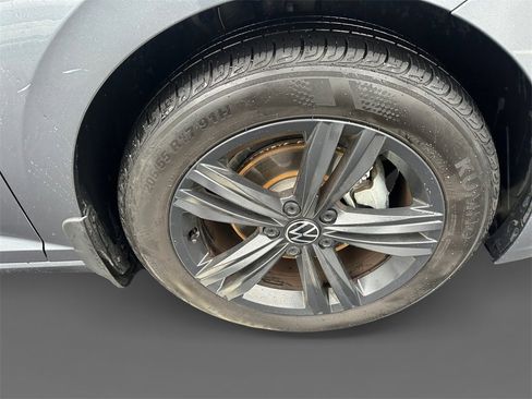 Used 2023 Volkswagen Jetta SE image 16