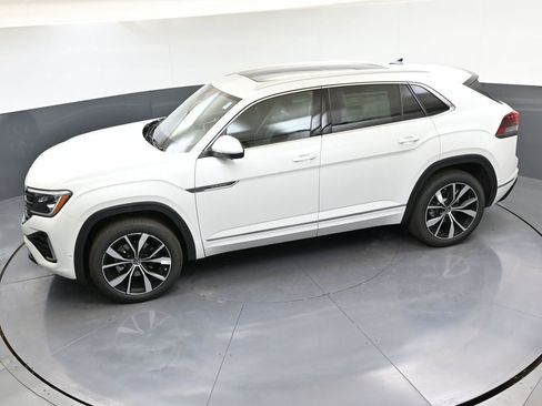 Used 2025 Volkswagen Atlas Cross Sport SEL Premium R-Line image 37
