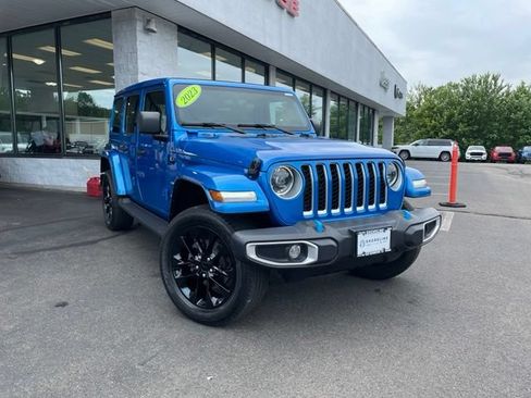 Used 2023 Jeep Wrangler Unlimited Sahara w/ Cold Weather Group AWD/4WD image 3