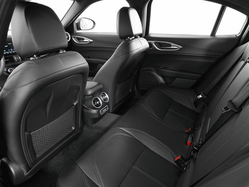 New 2025 Alfa Romeo Giulia w/ Driving Assist Package RWD image 19