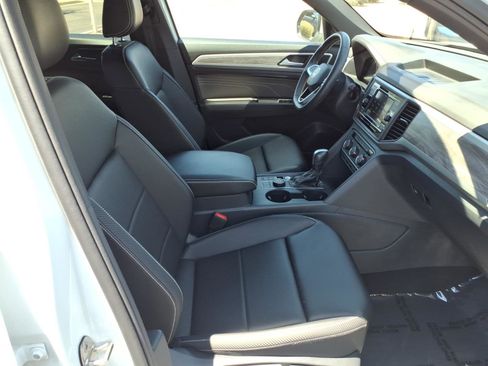Certified 2023 Volkswagen Atlas Cross Sport SE AWD/4WD image 10