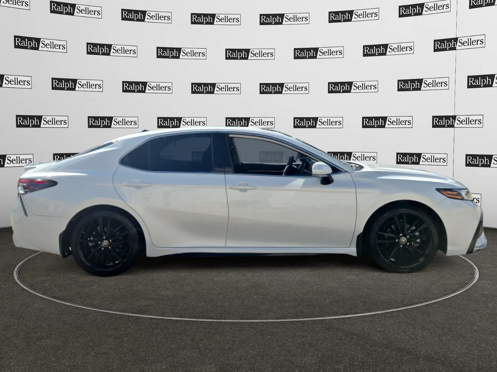 Used 2023 Toyota Camry XSE FWD image 7