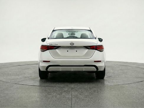 Used 2025 Nissan Sentra SV image 7